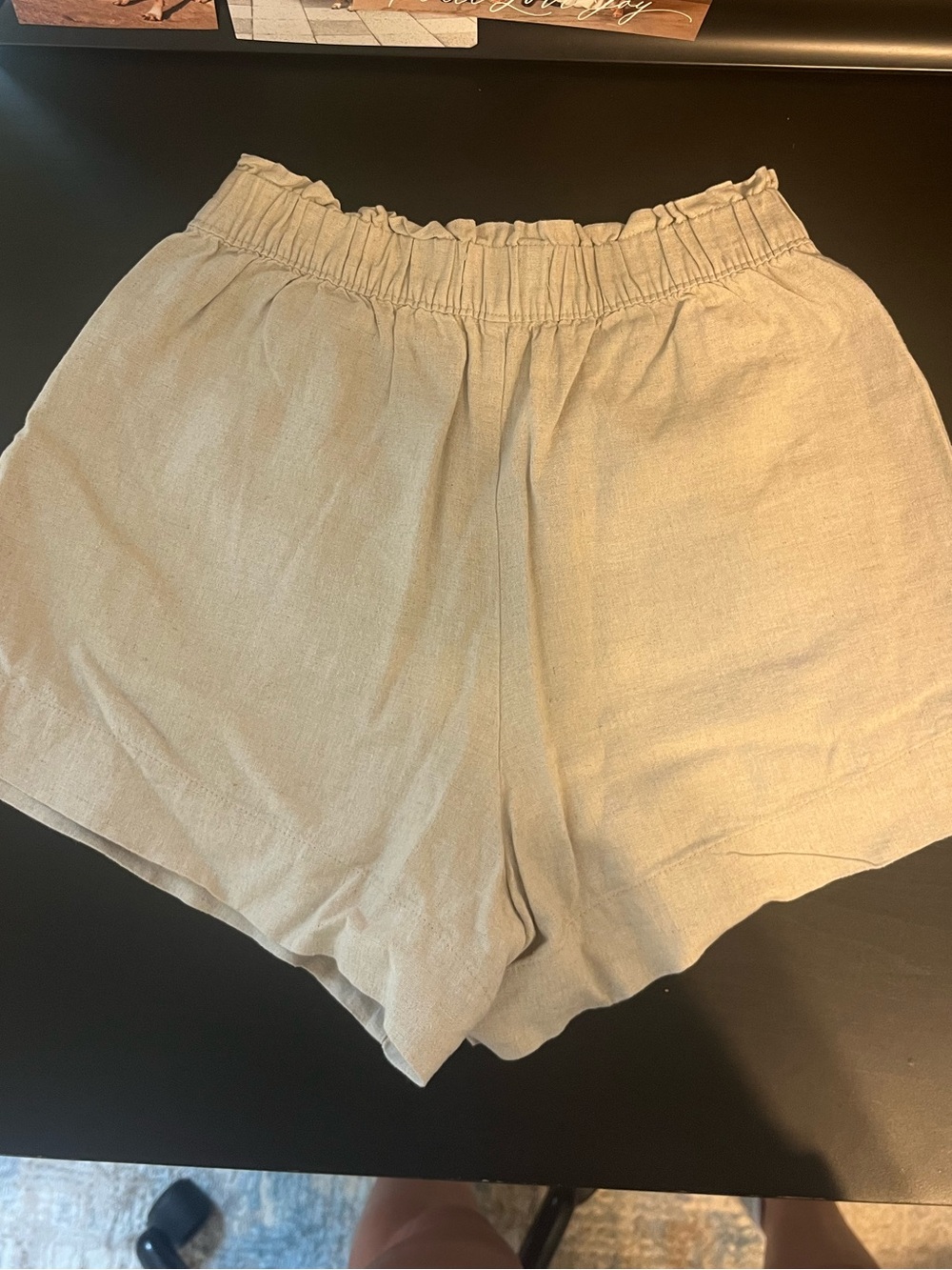 Abercrombie & Fitch Beige High-Waist Linen-Blend Shorts - Picture 3 of 3